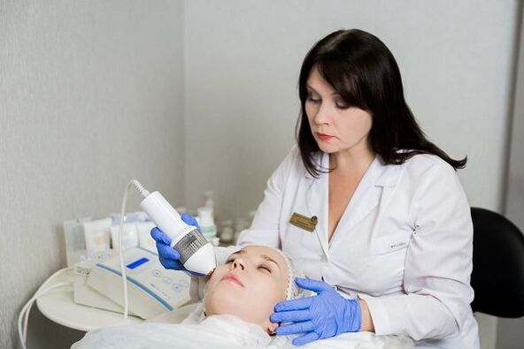Conduct face cryotherapy